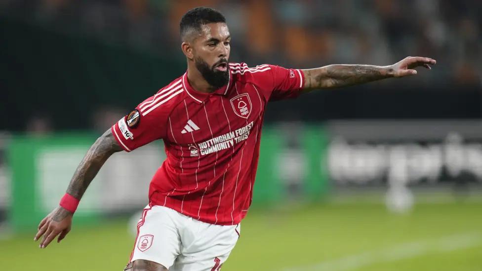 开云登录-记者：切尔西也对道格拉斯-路易斯感兴趣，但球员更想回维拉